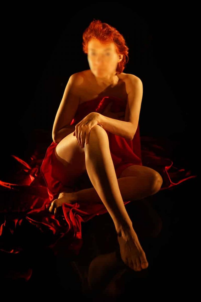 Val1SitFull 768x1152