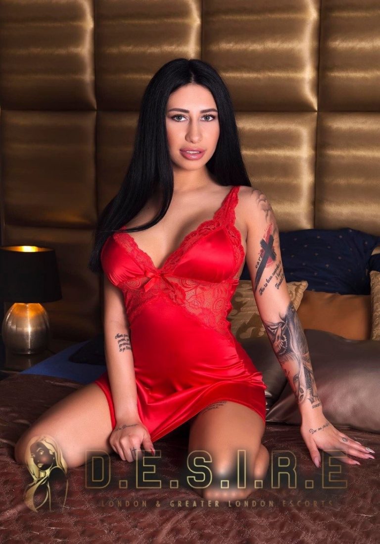 kim 1 escort wien 768x1098